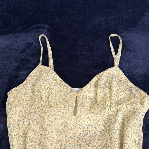 yellow floral dress, hardly worn - Picture 2 of 4